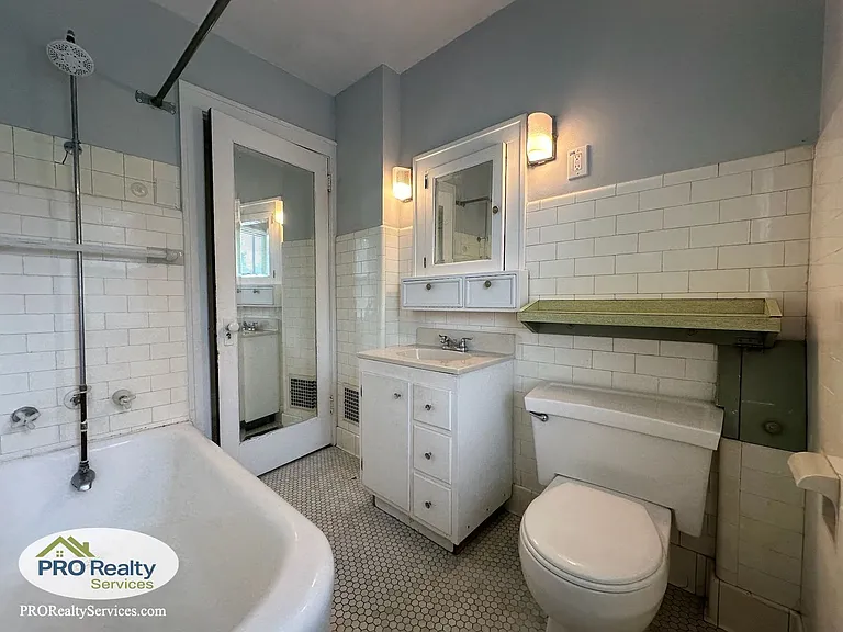 954 Ivy Ave E — Photo 20