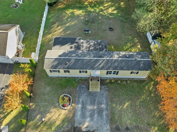 28 Brooks Road Extension, Seabrook, NH 03874