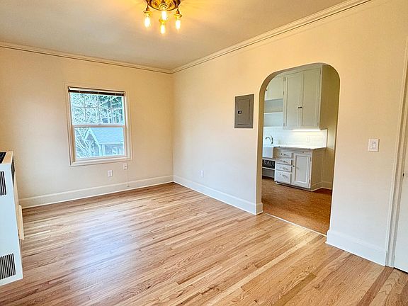3rd image of 236 SE 32nd Ave #201
