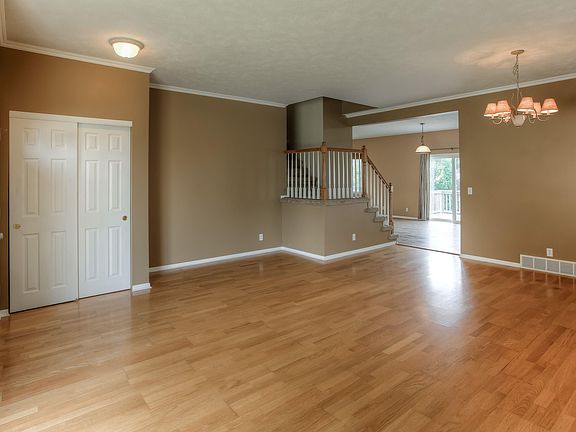 5th image of 1706 Diane St
