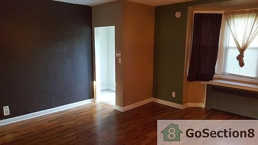 2nd image of 4024 Hillen Rd