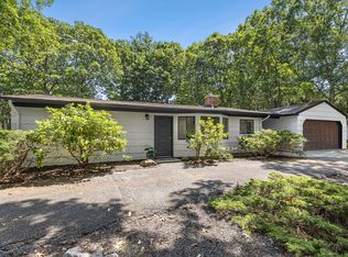 13 Glenmore Dr E, East Quogue, NY 11946
