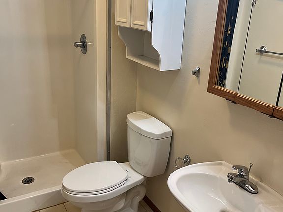 4th image of 2606 Evergreen Ln