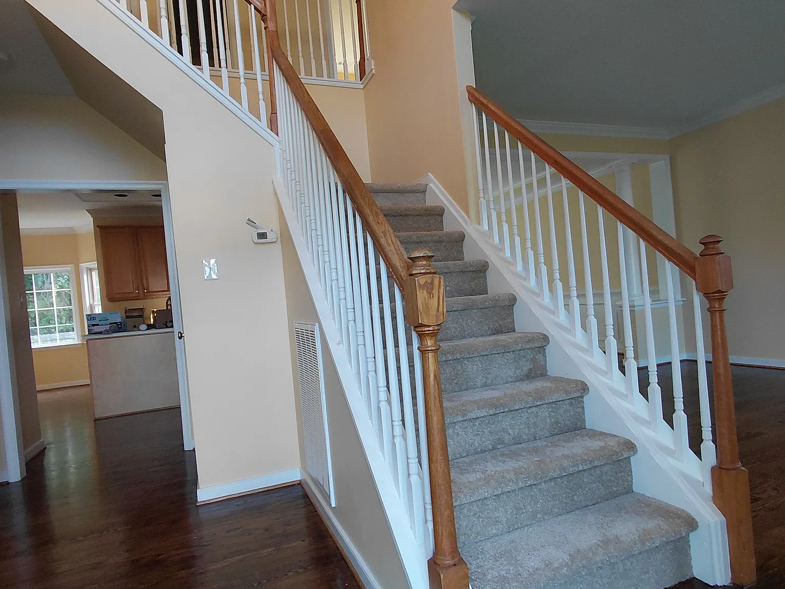 4 bed, 2.5 bath, 2595 sqft, $2,950 — Photo 2