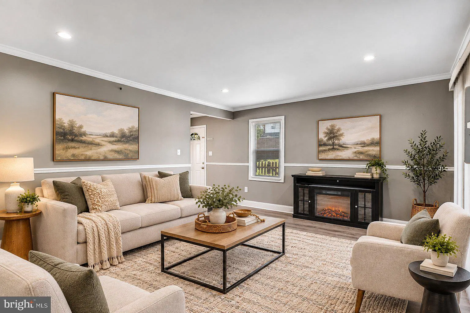 3 bed, 2.5 bath, 1216 sqft, $2,400 — Photo 3