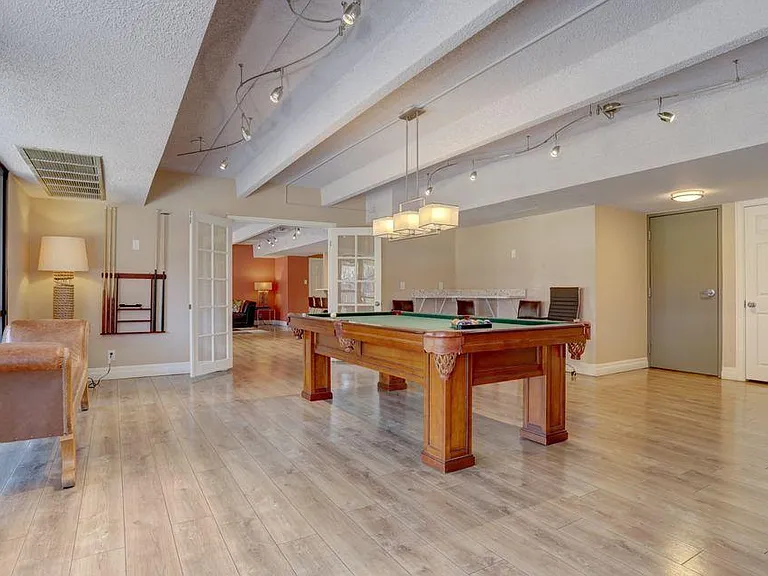 1433 N Williams St #503 — Photo 21