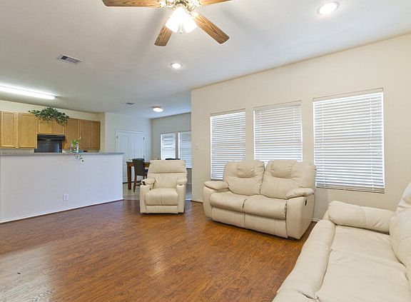 4th image of 3713 Macquarie Dr