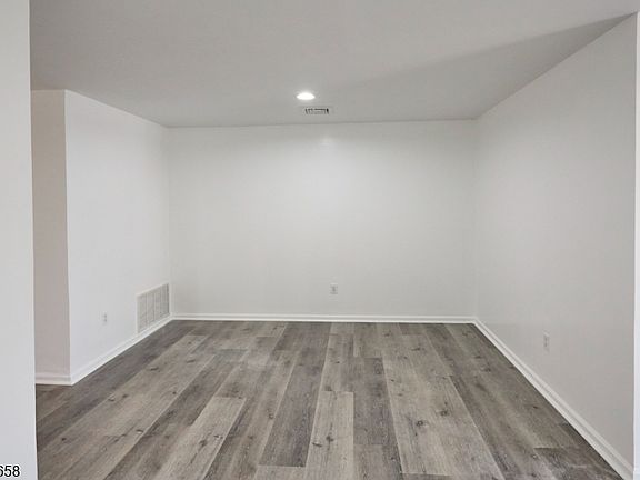 4th image of 464-466 S 16Th St