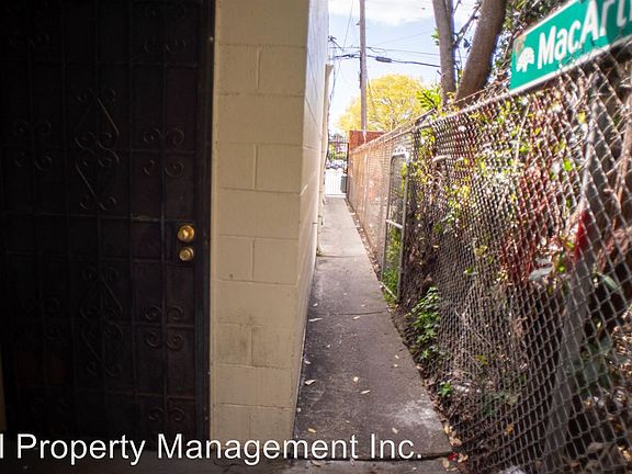 3rd image of 5954 Macarthur Blvd