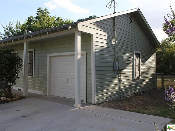 2nd image of 1020 N San Marcos St