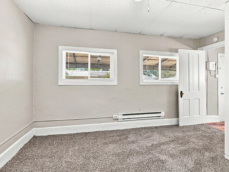 1420 S Washington St — Photo 15
