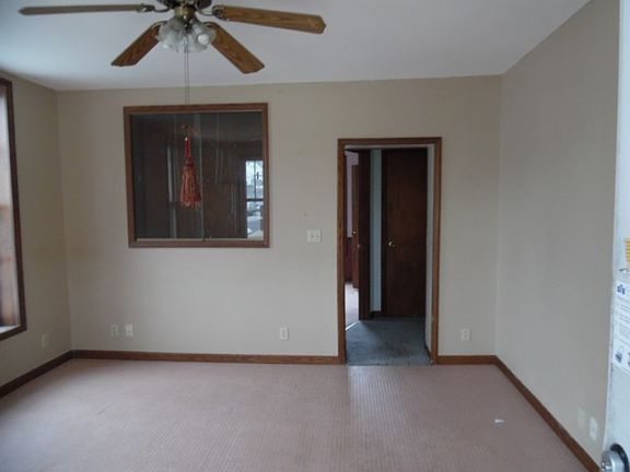 2nd image of 105 N Elm St