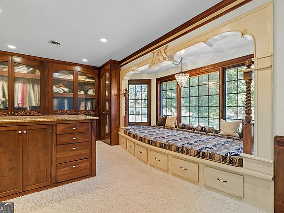 26th image of 1091 Echota Rd