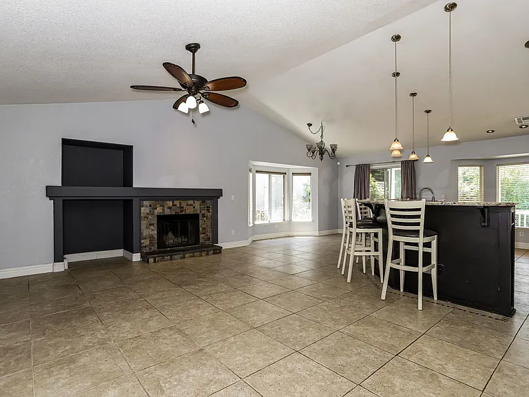 6512 Brockenhurst Dr — Photo 7