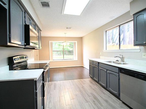 3rd image of 15830 Alger Dr