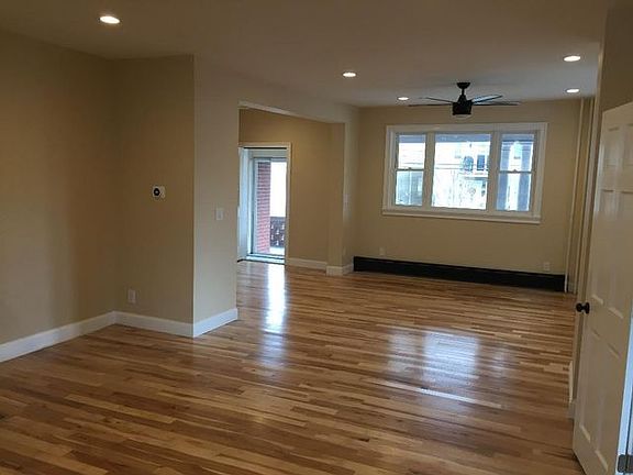 3rd image of 185 Beach 125 St