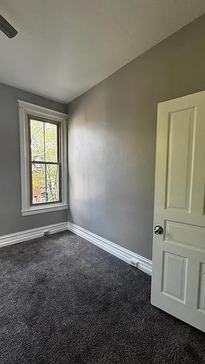 1 bed, 400 sqft, $950 — Photo 3