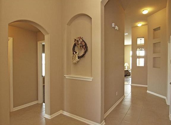 5th image of 1207 Montell Ln