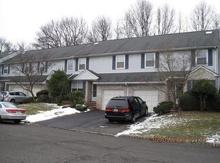 12 Snowflake Ln, Edison, NJ 08820