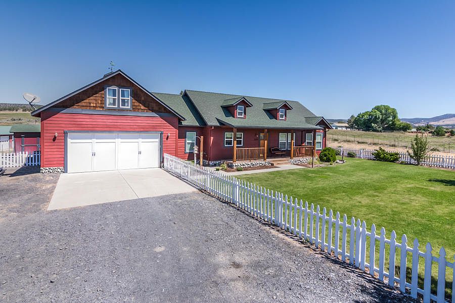 1st image of 2689 NE Henon Cir