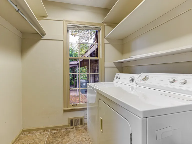 654 Anderson St #3 — Photo 11