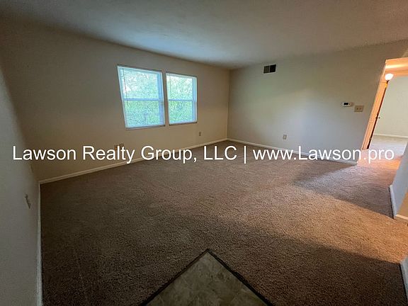 3rd image of 805 Apperson Dr APT 11