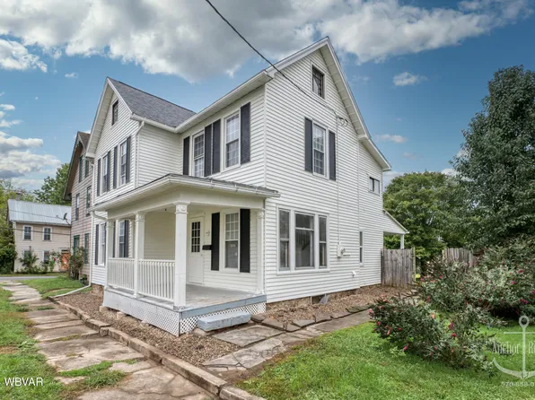 326 Smith St, Jersey Shore, PA 17740