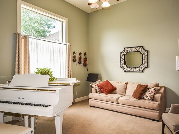 4th image of 214 Whisper Cove Pl