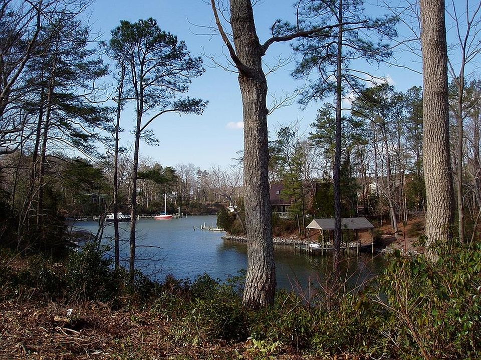 1st image of 258 River Oak Dr