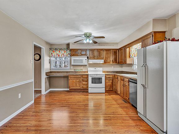 4th image of 120 Waywood Hills Dr