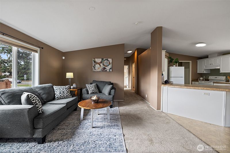 4th image of 15302 122nd Avenue Ct E #4