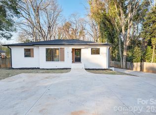 911 E Woodlawn Rd, Charlotte, NC 28209