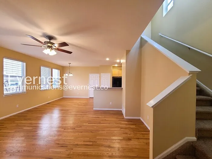 3 bed, 2.5 bath, 1350 sqft, $2,995 — Photo 4