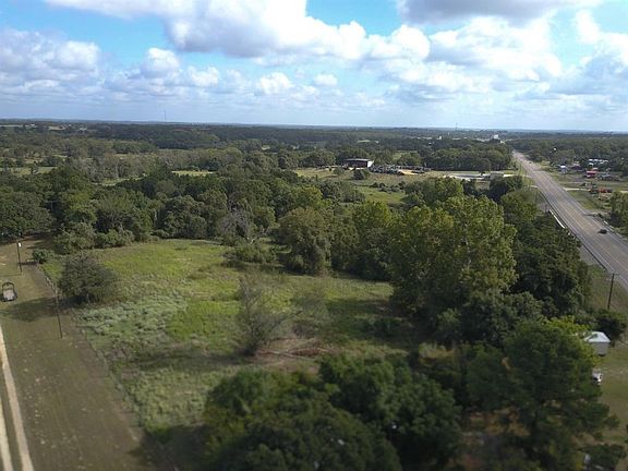 3rd image of 946 W Us Highway 79