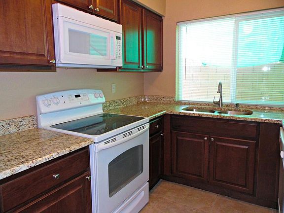 2nd image of 829 S Casitas Dr