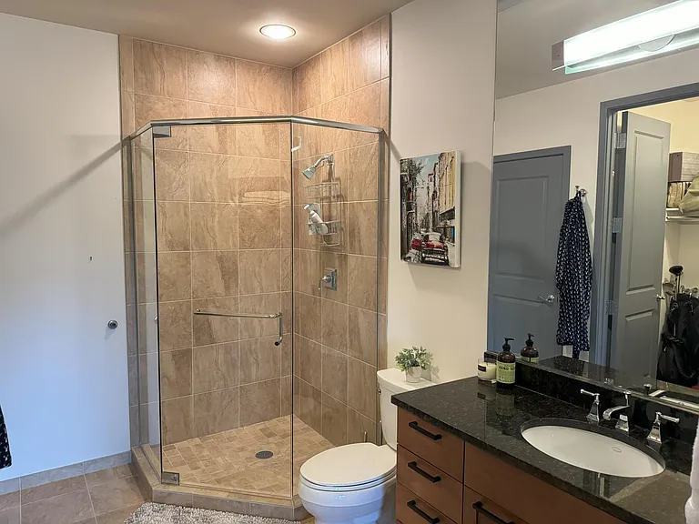700 W 31st St #407 — Photo 18