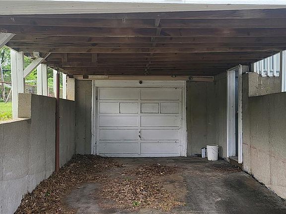 3rd image of 326 N Ash Ave