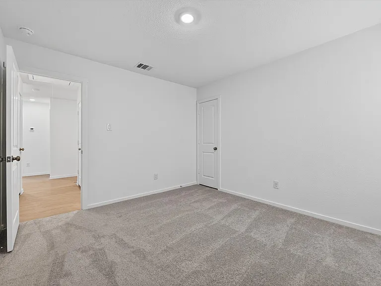 2051 Stable Ln — Photo 18