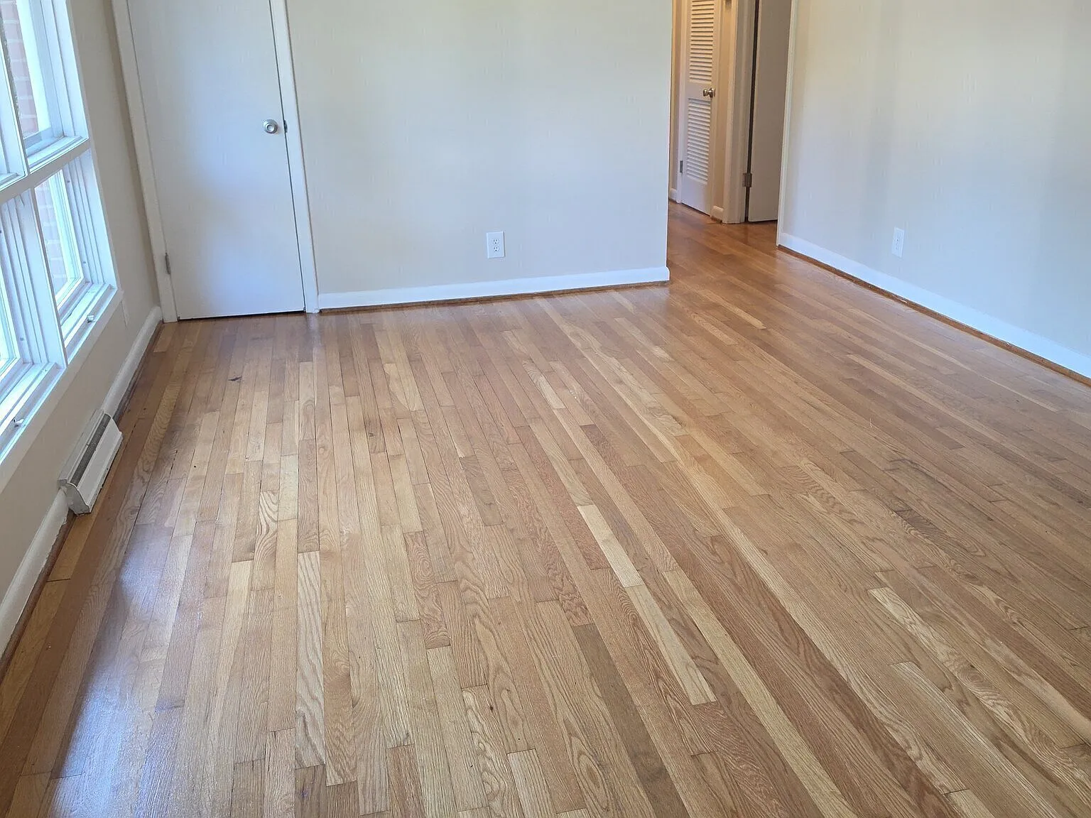 3 bed, 1.5 bath, 1075 sqft, $1,400 — Photo 2