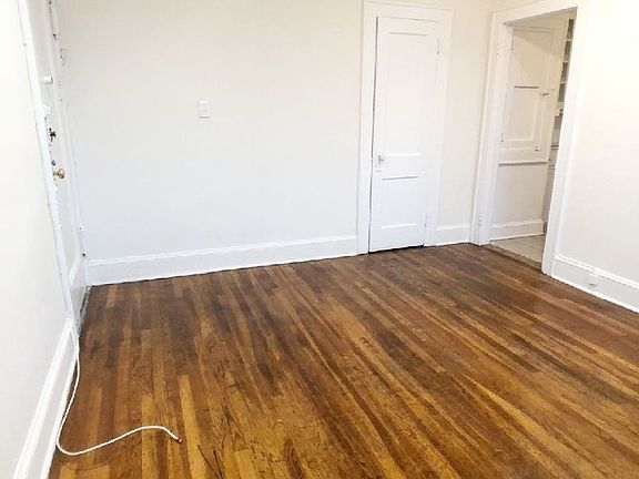 3rd image of 21-42 28th St #4D