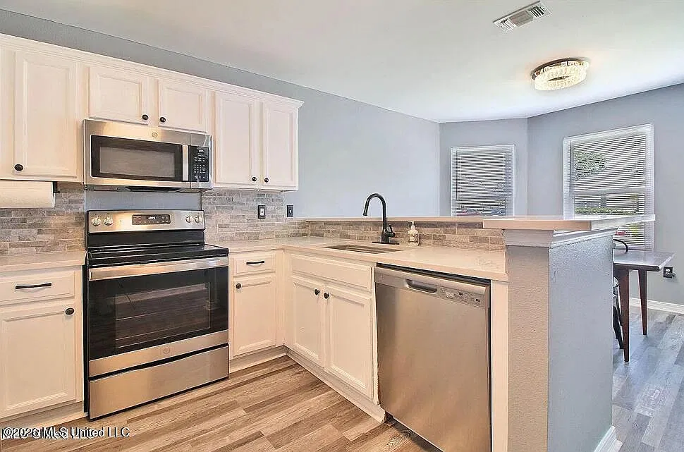 3 bed, 2.0 bath, 1140 sqft, $1,500 — Photo 4