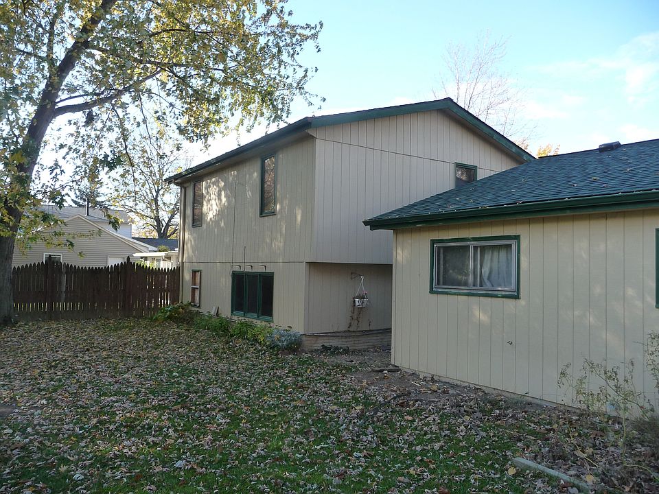1st image of 235 College Park Dr