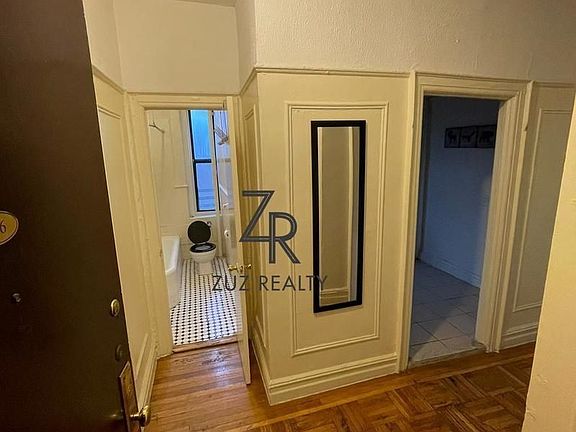 2nd image of 271 Parkside Ave #Dd6