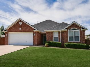 4027 W Green Side Ln, Springdale, AR 72762