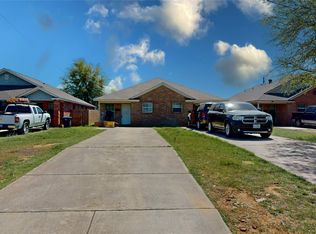 1420 & 1422 E Mulkey St, Fort Worth, TX 76104