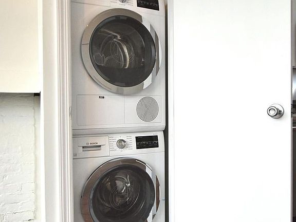 3rd image of 174 Bleecker St APT 4
