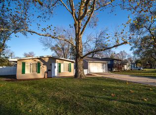 18 Greenfield Rd, Montgomery, IL 60538