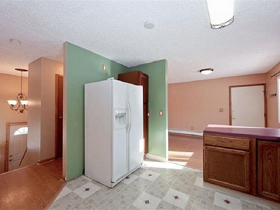 4th image of 2213 Independence Cir E
