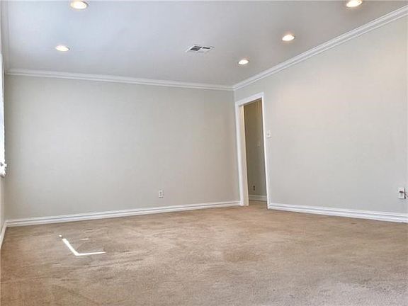 5th image of 4980 Corinne St