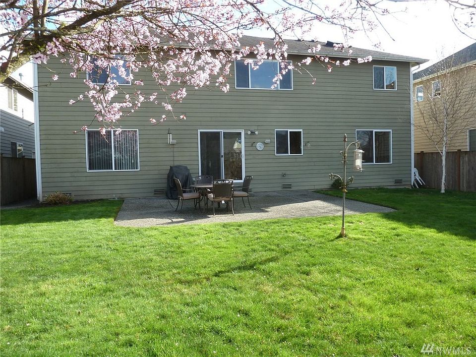 2nd image of 913 Hughes Ln